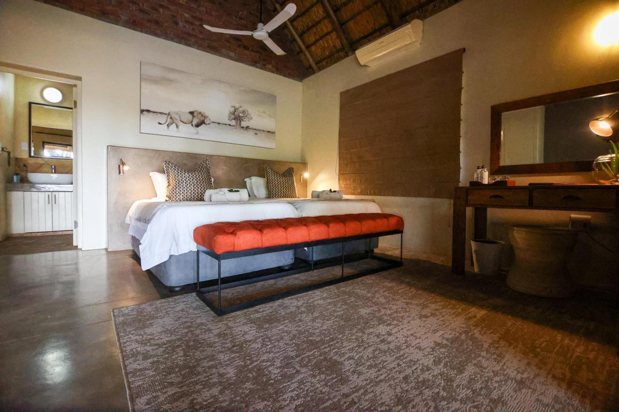 Senalala Safari Lodge Частный заповедник Класери Экстерьер фото